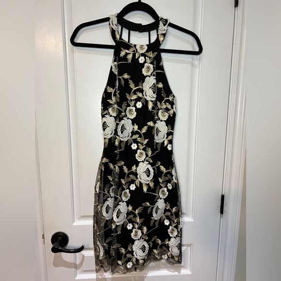 Chelsea Dress - Picture 1 of 6